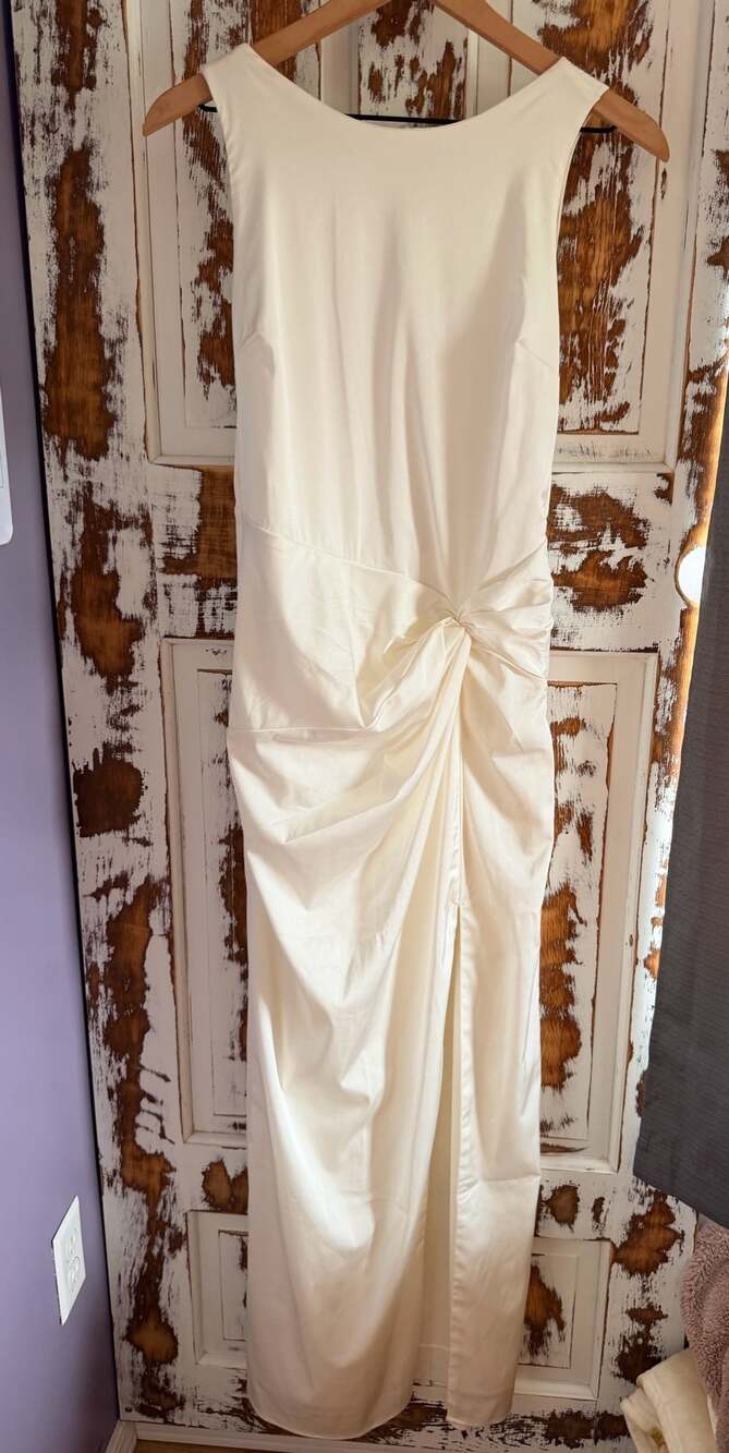 Abercrombie & Fitch Sleeveless Ivory Twist-Front Maxi Dress Size Medium NWT
